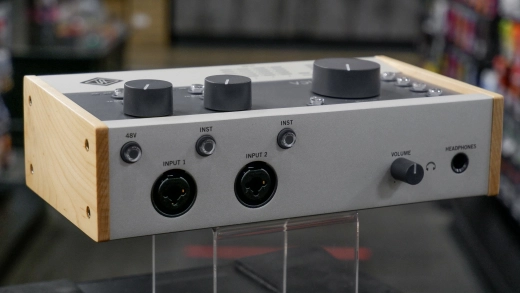 Universal Audio - Volt 476 USB Interface with Compressor 7